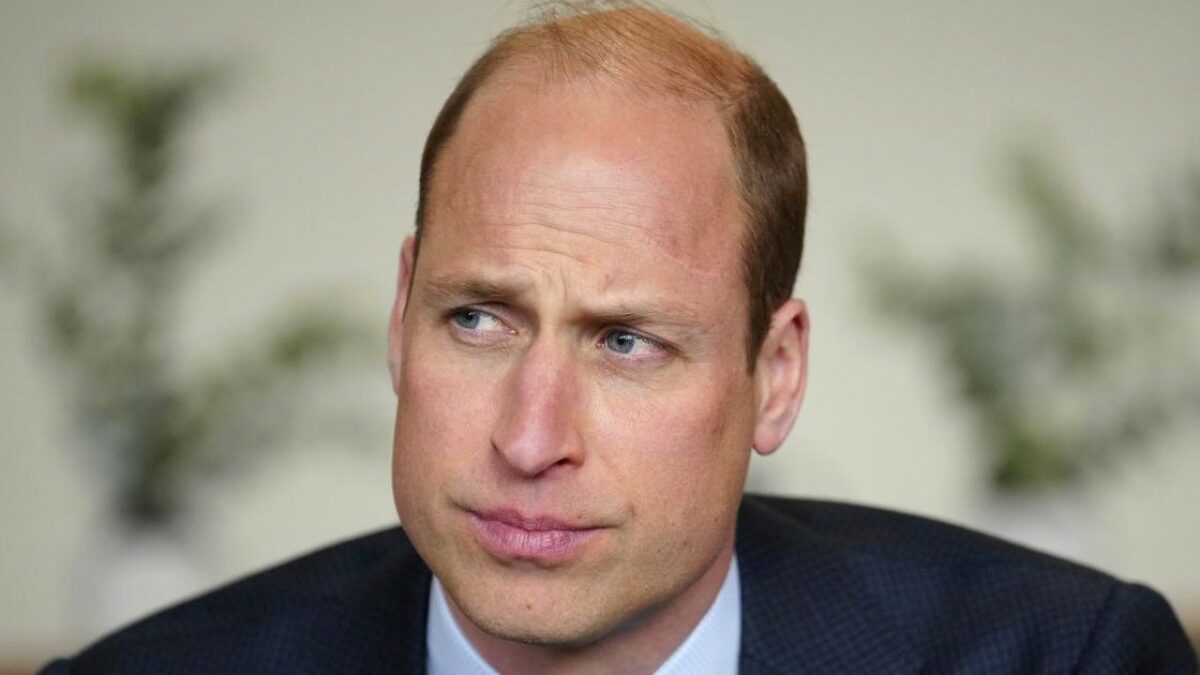 Il principe William commenta la sconfitta dell’Inghilterra contro l’Argentina ai Mondiali: “Sono devastato”. Salta il suo viaggio negli Stati Uniti