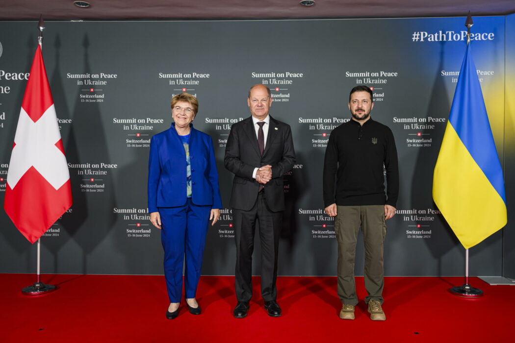epa11412895 Swiss Federal President Viola Amherd (L) poses with Chancellor Olaf Scholz of Germany (C) and Ukraine’s President Volodymyr Zelensky (R) during the Summit on Peace in Ukraine, in Stansstad near Lucerne, Switzerland, 15 June 2024. International heads of state gather on 15 and 16 June at the Buergenstock Resort in central Switzerland for the two-day Summit on Peace in Ukraine.  EPA/ALESSANDRO DELLA VALLE / POOL                     EDITORIAL USE ONLY  EDITORIAL USE ONLY