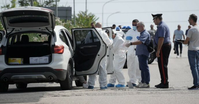 Duplice omicidio in strada nel casertano