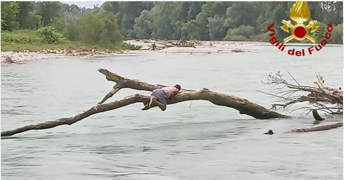 Sfiorata un’altra tragedia nei fiumi. 35enne bloccato nel Brenta salvato dall’elicottero dei vigili del fuoco