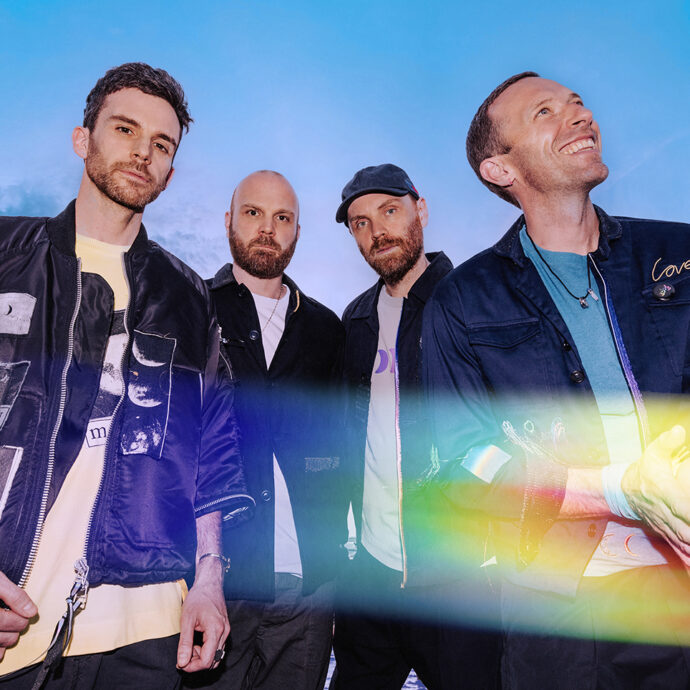 Coldplay proteggono la natura: dopo il tour eco-sostenibile realizzeranno i vinili del nuovo album “Moon Music” con bottiglie di plastica riciclate