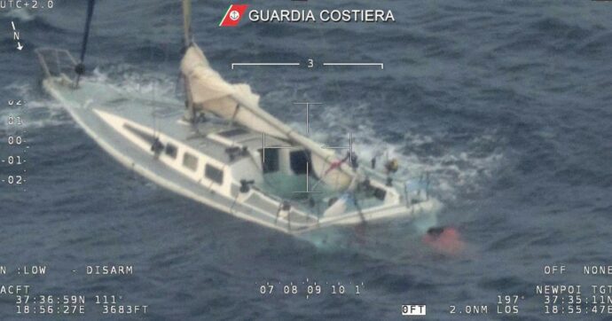 Migranti, 55 morti in mare: “La strage in acque greche”