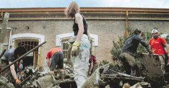 Copertina di Romagna, alluvionati furiosi: ‘Fermiamo il Tour de France’