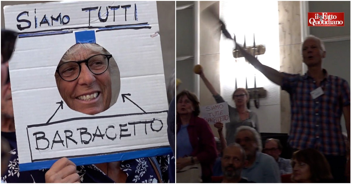 “Siamo tutti Gianni Barbacetto”: a Milano il presidio di solidarietà al giornalista del Fatto. Proteste in Consiglio: “No a colpi di spugna”