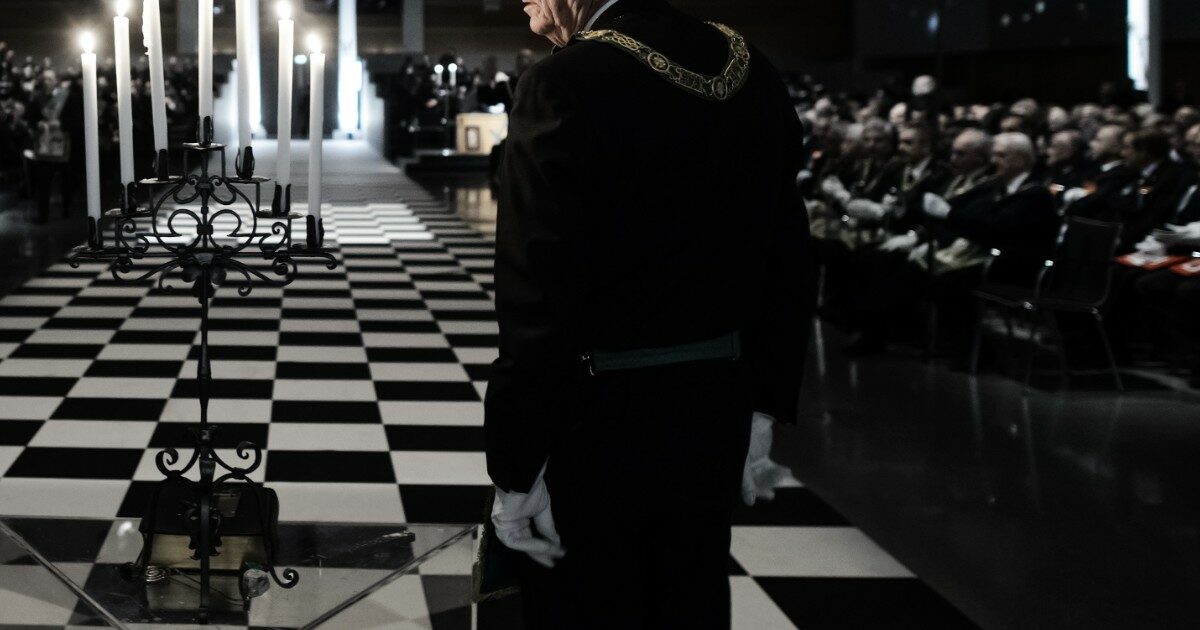 I massoni di Rito Scozzese scrivono al Gran maestro: “Ritiri il bando contro di noi. Abbiamo garantito la tenuta nei periodi bui della P2”