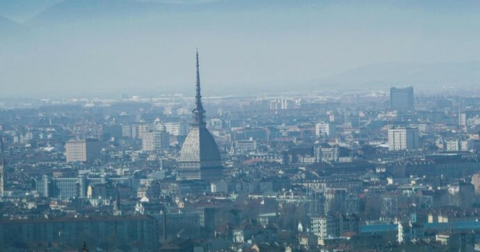 Fassino, Appendino e Chiamparino sotto processo per smog