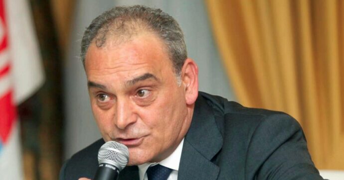 Torre Annunziata, il candidato di destra: “I ricchioni? Nei forni”