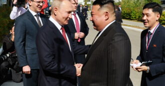 Copertina di Putin in Corea del Nord: “Uniti contro le sanzioni occidentali”. Il legame con Kim rafforzato dalla guerra in Ucraina