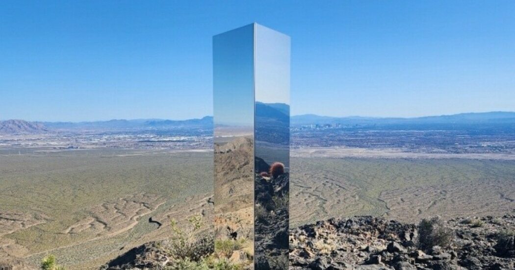 Misterioso monolite appare nel deserto di Las Vegas e la polizia si preoccupa: quasi invisibile, potrebbe attirare migliaia di turisti