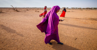 Copertina di Cambiamenti climatici, l’allarme di Oxfam: “Quasi otto milioni di sfollati, +120% dal 2013”. E i più colpiti sono i Paesi con meno emissioni
