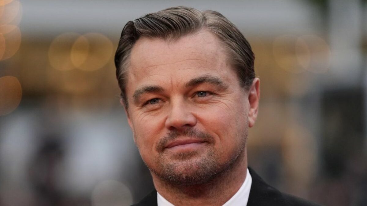 “Lui sta cercando un lavoro per promuovere prodotti non americani e guadagnare soldi”: spunta il nome di Leonardo DiCaprio nelle mail di Epstein