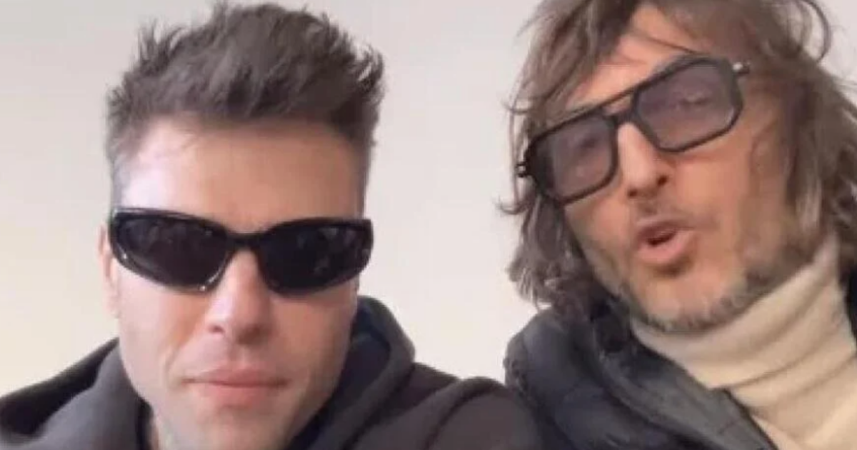 Fedez e la surreale conversazione con Giuseppe Cruciani: “Apro un profilo Onlyfans”, “Ma farai sesso esplicito?”. Il rapper risponde così