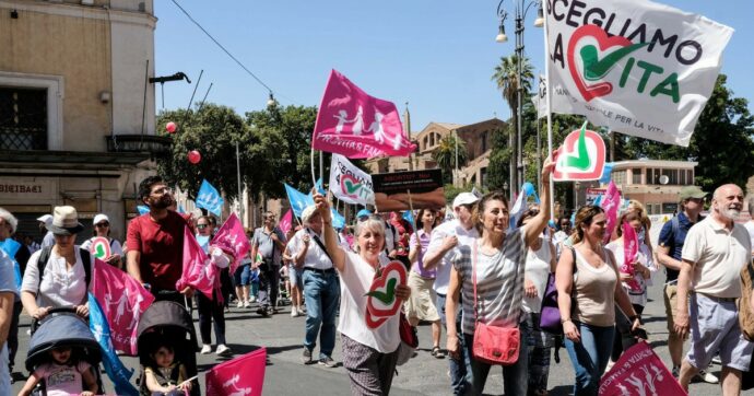I Pro Vita marciano su Roma: 30mila contro aborto e 194: “È trionfo dello sfruttamento”