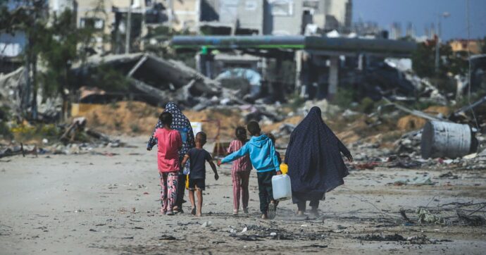 Diario da Gaza – Inquinamento, fame e malattie: stiamo morendo intrappolati qui