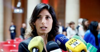 Copertina di Raggi, contromossa su Roma: “Votiamo sull’accordo col Pd”