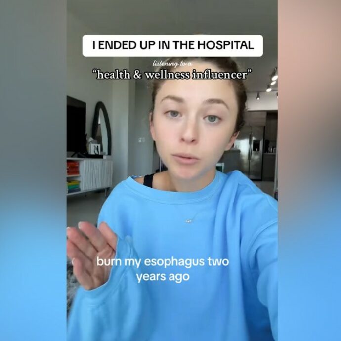 Prova il “consiglio per la digestione” di un’influencer e finisce all’ospedale: “Avevo l’esofago bruciato”. Il racconto su Tiktok