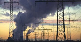 Copertina di Fine maggior tutela, esplodono i profitti dei colossi energetici