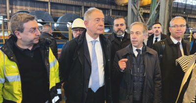 Copertina di I tanti disastri di Adolfo Urso, ministro del flop in Italy