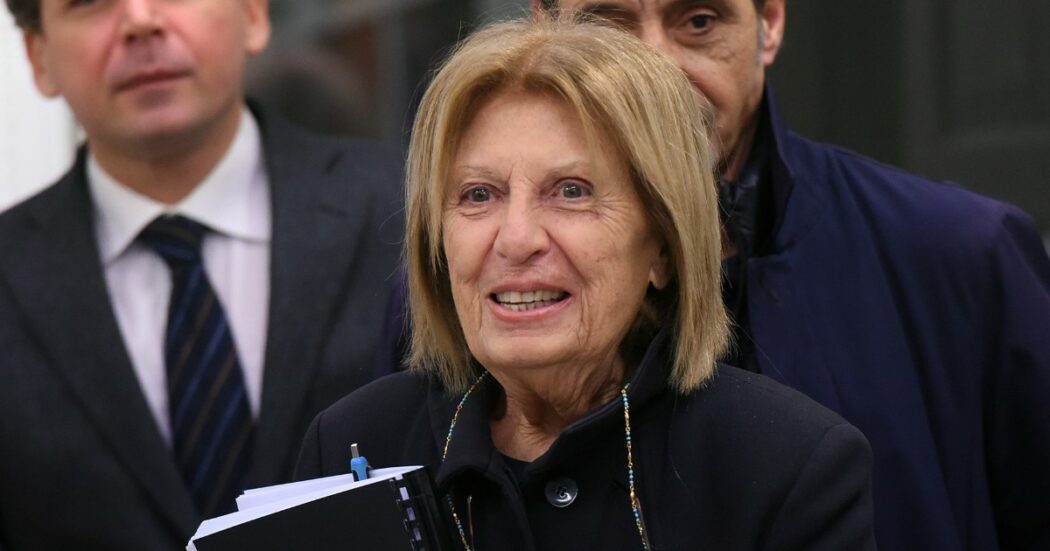 Ritorno di fiamma a Lecce: l’ex ministra Poli Bortone ancora sindaca a 81 anni. No ciclabili e ‘via i leninisti’: così l’Adriana ha unito la destra