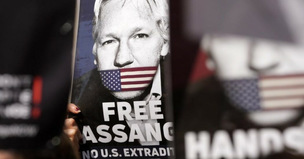 Julian Assange torna libero grazie alla mobilitazione della società civile