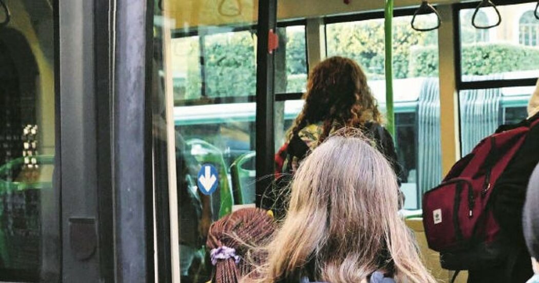 Molestatore seriale di studentesse sull’autobus condannato a 4 anni e mezzo ad Arezzo