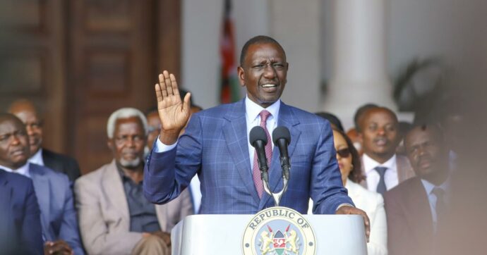 Kenya, il presidente Ruto torna sui suoi passi dopo l’assalto al Parlamento. Ritirata la legge finanziaria: “Ascolteremo la voce dei cittadini”