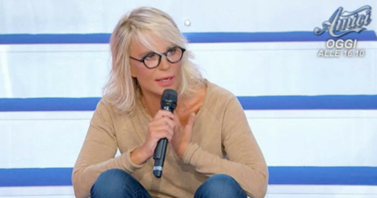 Uomini e Donne, sedia a rischio per l’opinionista: “Potrebbe non esserci nella prossima stagione”