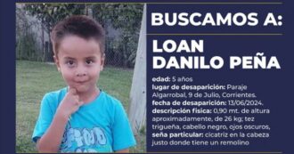 Copertina di Argentina in piazza per Loan, bimbo di 5 anni scomparso. Sei arresti: ci sono due zii e un poliziotto. “Tra ipotesi mercato della tratta”