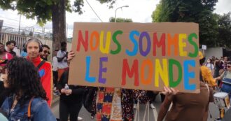 Copertina di A Parigi tra i cortei anti Bardella. Dalle femministe al mondo queer, lo stesso messaggio: l’estrema destra è nemica di tutto ciò a cui teniamo