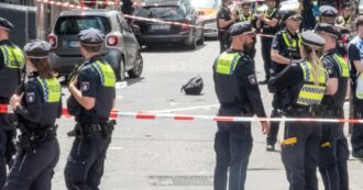 Copertina di Panico tra i tifosi a Stoccarda: tre accoltellati nella fan-zone di Euro 2024, arrestato un 25enne