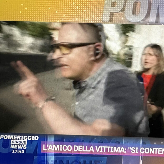 Panico e urla a Pomeriggio Cinque News: Simona Branchetti chiude in fretta il collegamento e cala il gelo in studio. Ecco cos’è successo