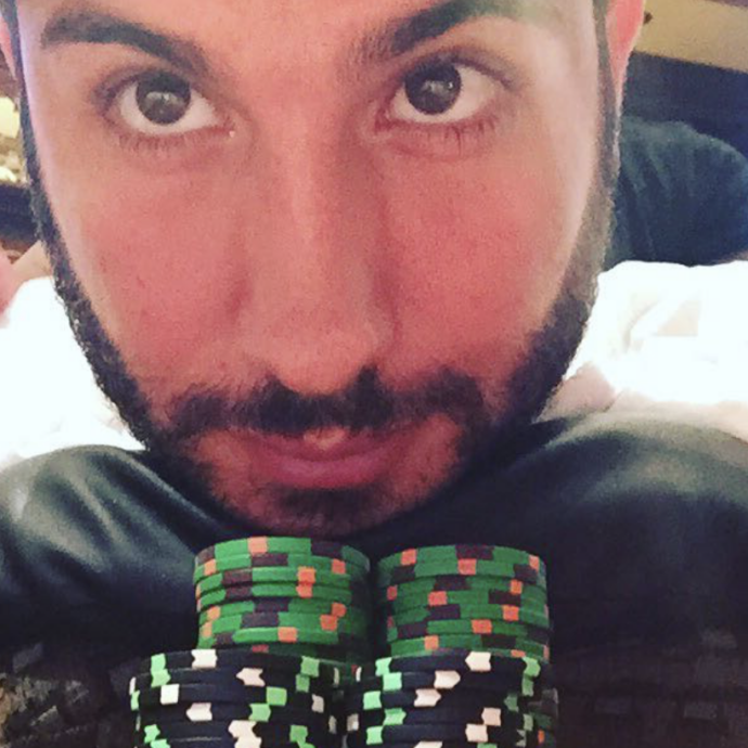 Il re del poker Dario Sammartino sbanca Las Vegas, il giocatore napoletano porta a casa 15 milioni di euro: “Il momento più difficile? Stare lontano da mio figlio”