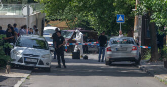 Copertina di Belgrado, 25enne convertito all’Islam ferisce un poliziotto all’ambasciata israeliana: ucciso. Il premier: “Odioso atto terroristico”