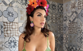 Copertina di “Oggi mi girano i cog**oni. Non esistono gli addominali di plastica, sono un fiume in piena”: lo sfogo di Elettra Lamborghini dopo i commenti alla sua foto in costume