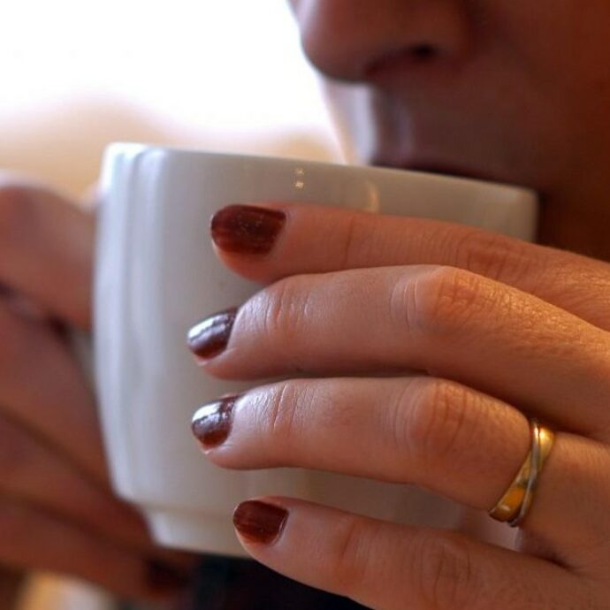 Chi beve il caffè salato? La nuova moda che spopola su TikTok: da dove arriva e come si prepara