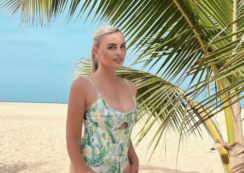 Copertina di “Sono andata a molte feste con giocatori importanti, ecco il consiglio che darei per gli Europei all’Inghilterra”: il racconto della modella 41enne al DailyMail