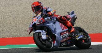 Copertina di Moto Gp Assen, Marquez penalizzato di 16”: cos’è successo al pilota spagnolo che ha fatto passare gli avversari durante la gara