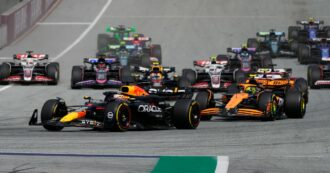 Copertina di F1 Austria, finale pazzesco: autoscontri Verstappen-Norris. Finiscono fuori entrambi e vince Russell – L’ordine d’arrivo