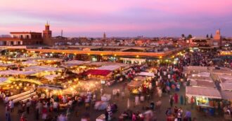 Copertina di 72 ore a Marrakech, cosa fare e cosa vedere: dalla cena nel deserto ai Giardini Majorelle, la nostra guida per una vacanza tra profumi e colori