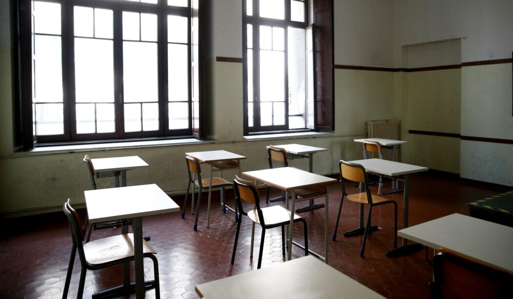 “Molestò dieci alunne di 11 anni”: chiesto il processo per un professore di Roma