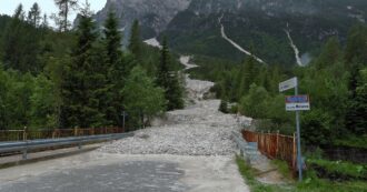 Copertina di Enorme colata di fango e detriti invade la strada del passo Duran, nel Bellunese: inutili le vasche di contenimento costruite nel 2023