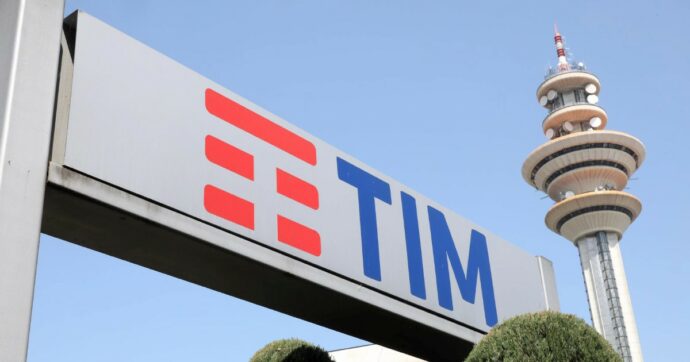 Copertina di Tim perfeziona la cessione della rete a Kkr. Con l’incasso debito ridotto per 14 miliardi