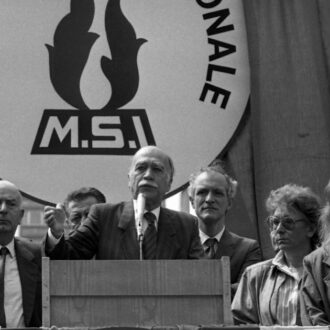 Copertina di Magliaro: “Portai al papà di Marine la fiamma Msi”