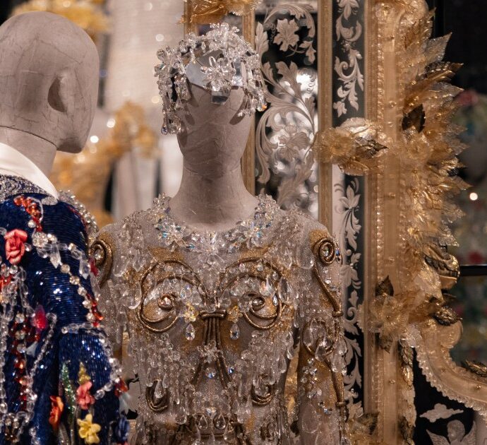 La mostra di Dolce e Gabbana a Palazzo Reale, il luogo giusto per celebrare bellezza e artigianalità