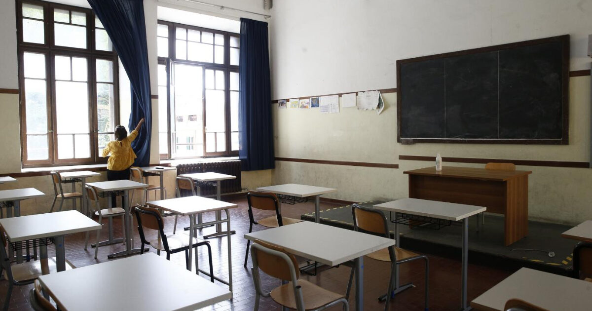 Scuola appena finita ma è già emergenza per la ripresa: “In Lombardia oltre 23mila posti da coprire”
