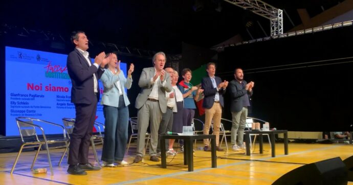 Copertina di Festa dell’Anpi a Bologna, Schlein, Fratoianni, Bonelli e Magi cantano Bella Ciao sul palco (ma manca Conte) – Video