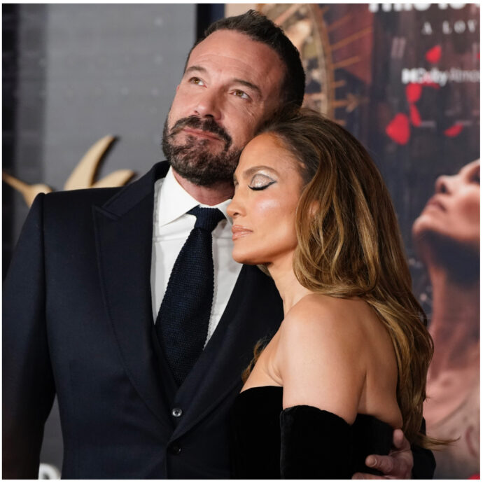 Jennifer Lopez e Ben Affleck si avvicinano al divorzio: messe in vendita le opere d’arte. Matt Damon preoccupato: “Non voglio che Ben riprenda a bere”