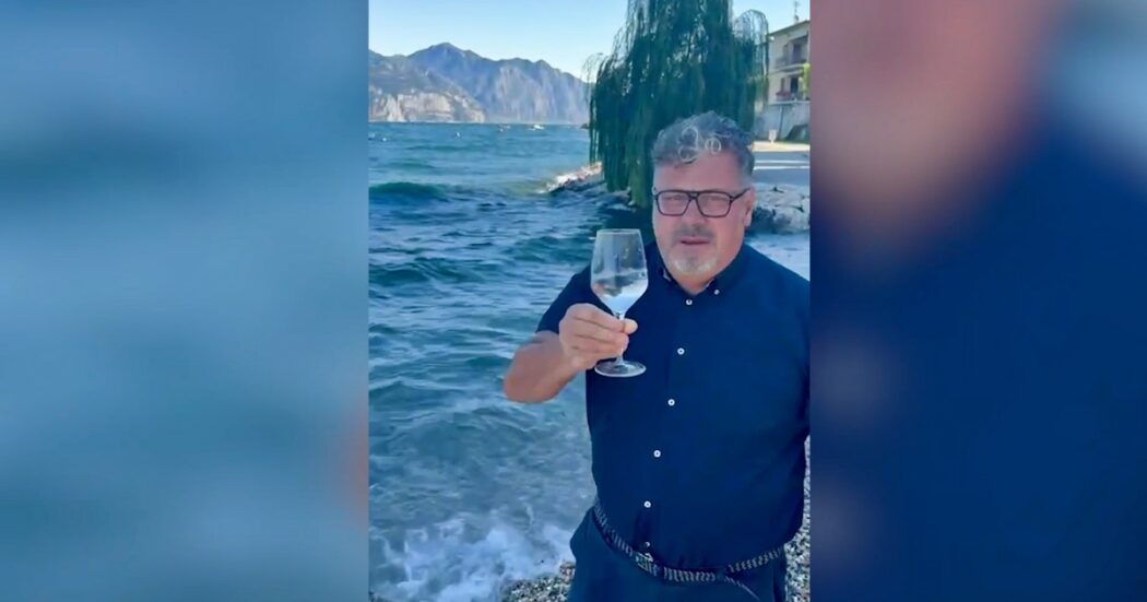 Gastroenteriti sul Garda, il sindaco di Brenzone beve un bicchiere di acqua raccolta dal lago per rassicurare i turisti