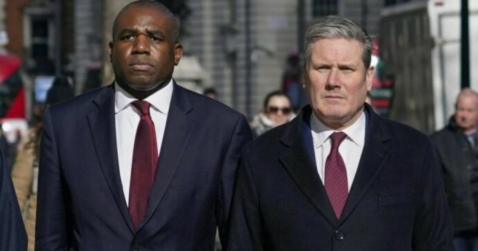 Copertina di “Regno Unito troppo isolato, al governo riannoderemo i fili con l’Ue”: intervista a David Lammy, quasi certo ministro degli Esteri di Starmer