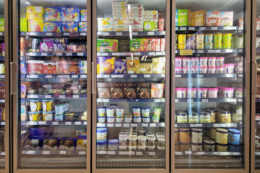 Copertina di La classifica dei migliori gelati in vaschetta del supermercato: ecco quali scegliere secondo il Gambero Rosso